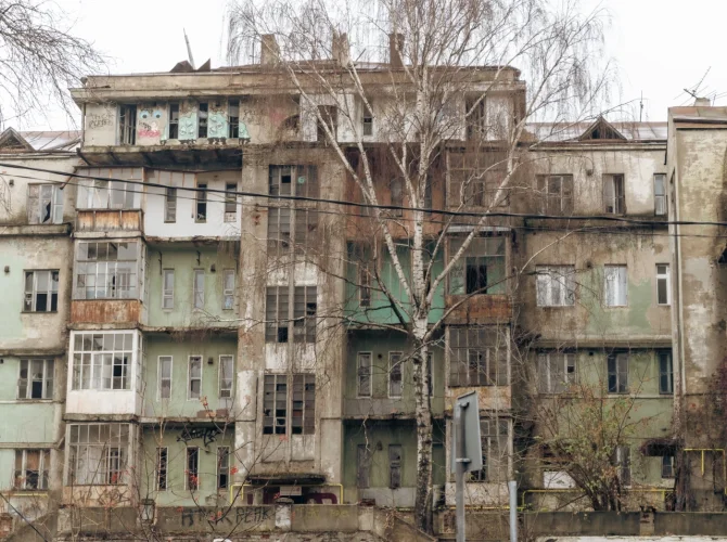 Восстановить нельзя разрушить. Экскурсия по руинам Казани